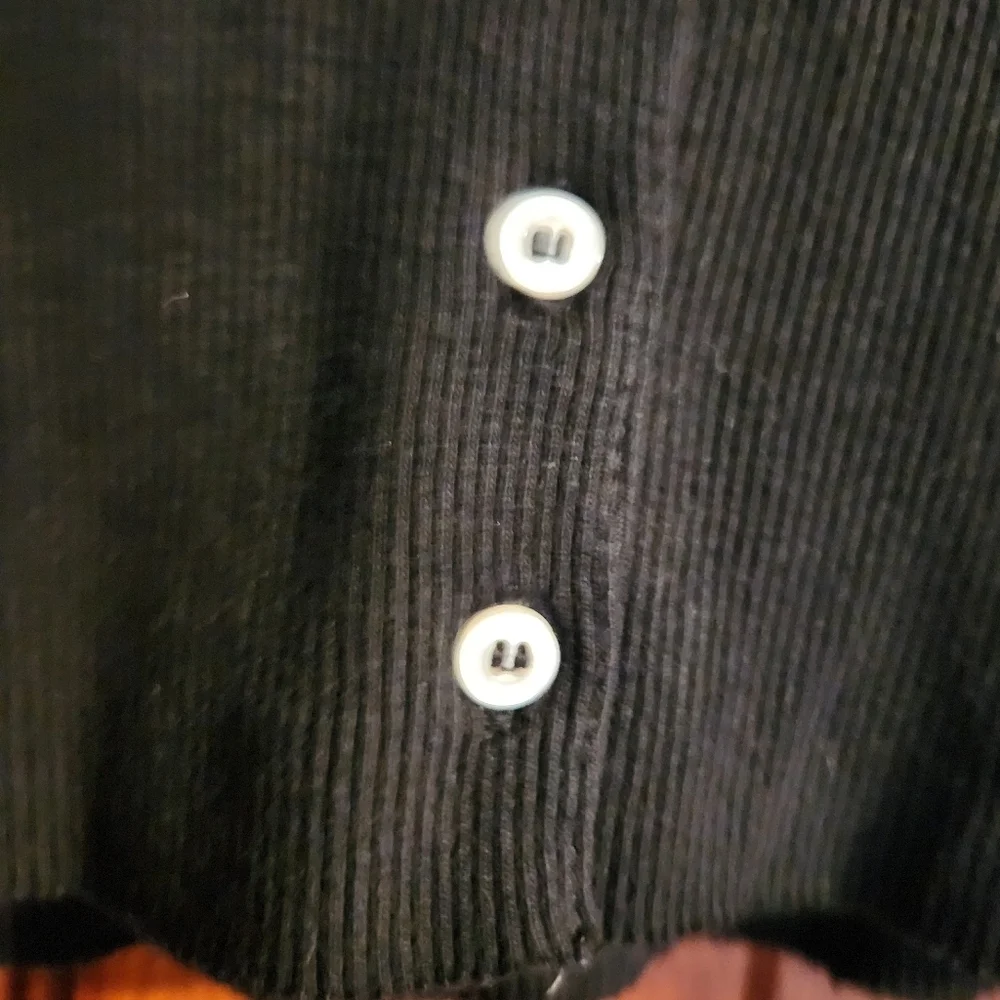 Brandy Melville Ribbed Long Sleeve Button Down Collared  Carolyne Top - Black - Picture 5 of 7